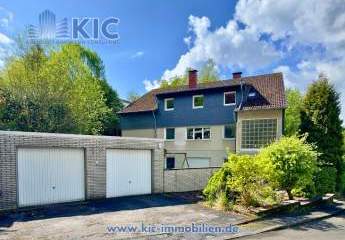 Mehrfamilienhaus in Bergisch Gladbach mit großem Grundstück & Entwicklungspotenzial